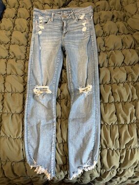 American Eagle Outfitters Light Wash Distressed Straight Leg Jeans